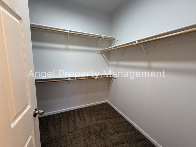 Building Photo - 3055 Brunnet Ln