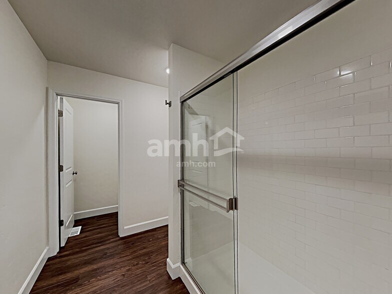 Building Photo - 9486 W Chino St