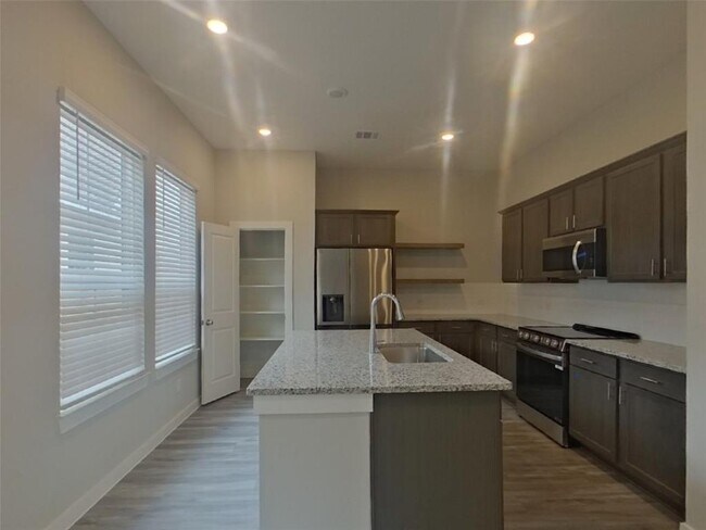 Building Photo - 22820 Terrazzo Dr