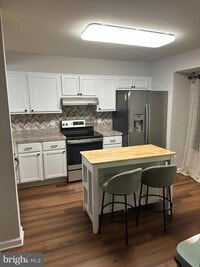 Building Photo - 2069 Tanglewood Dr