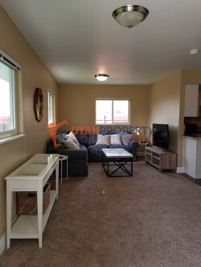Building Photo - 7290 Racquet Club Dr