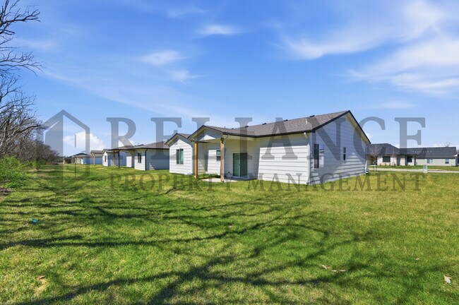 Building Photo - 601 Elmwood St