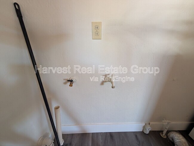 Building Photo - 5932 Morse Dr