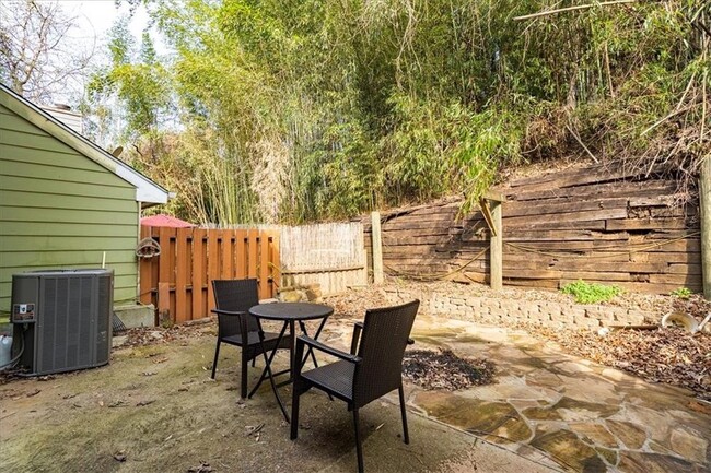 Building Photo - 1052 Travelers Trail