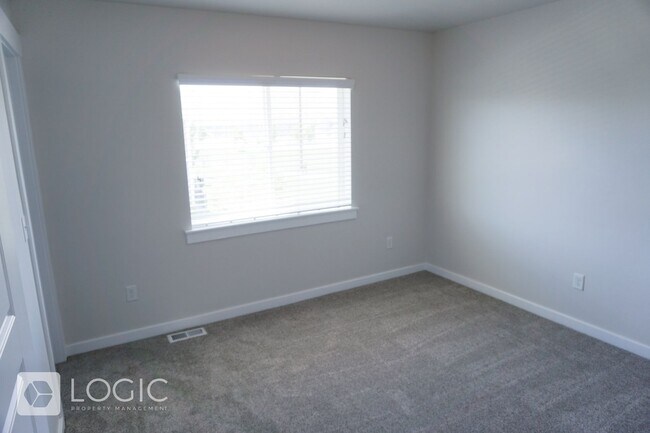 Building Photo - 15180 Gunpowder Ct