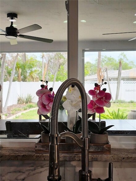 Building Photo - 3435 Overlook Dr NE