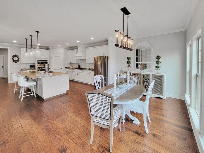 Building Photo - Gorgeous 3 Bedroom, 3 Bath Home Built in 2021- Madison, Alabama