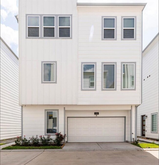 Building Photo - 1740 Cove Cres Ct