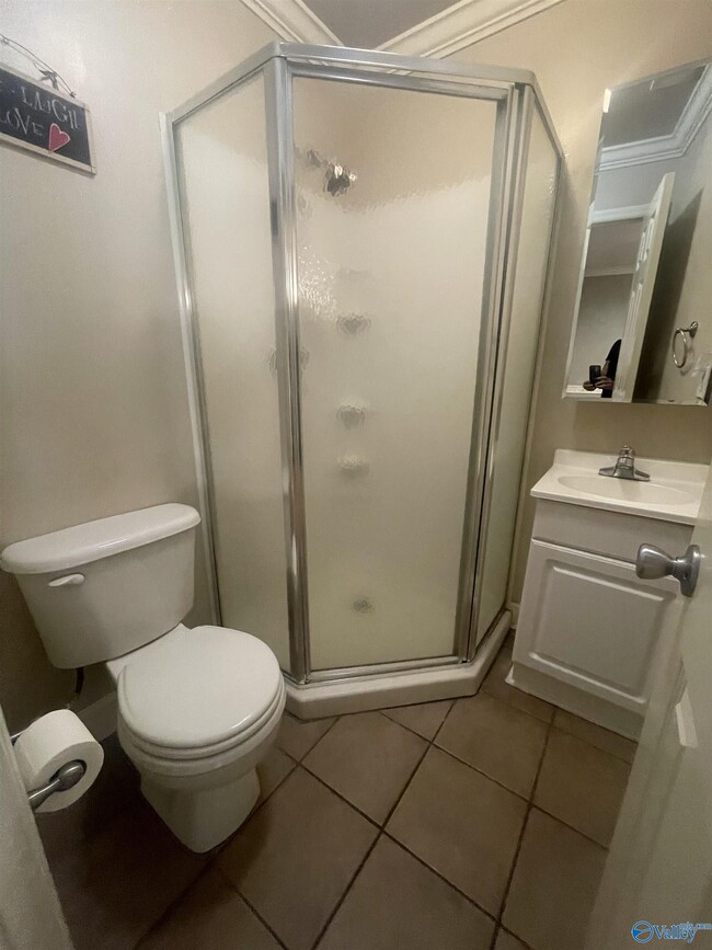 Building Photo - 505 Greenacres Dr NW