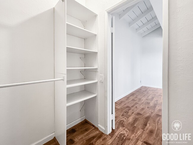 Building Photo - Beautiful 2B 2BA Condo in Point Loma w/ Re...