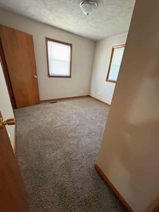Building Photo - 827 N Alvord Blvd