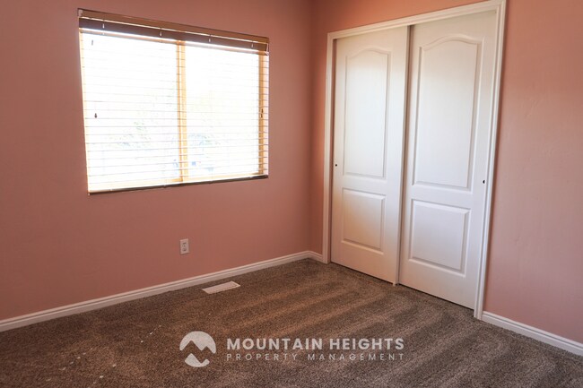 Building Photo - 10983 Sunup Way