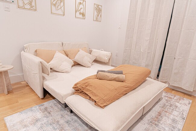 Building Photo - 248 Schaefer St