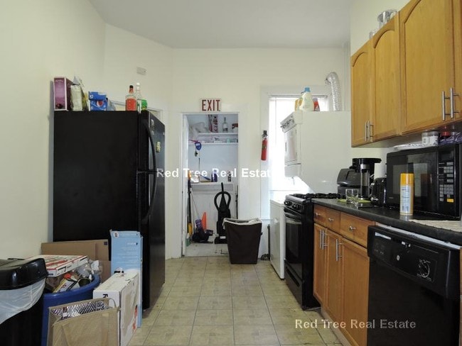 Building Photo - 85 Surrey St