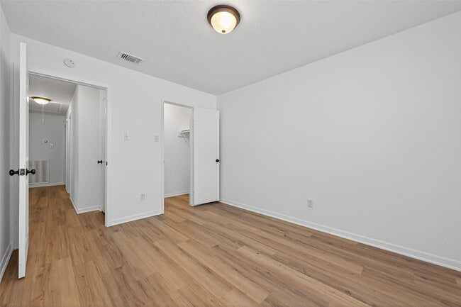 Building Photo - 3815 Brook Shadow Dr