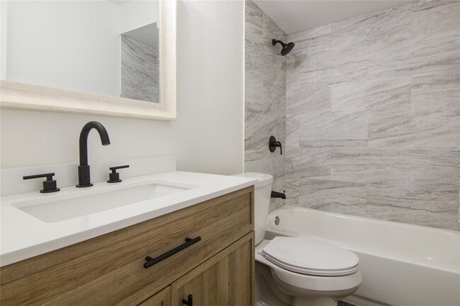 Building Photo - 6401 Deihl Rd