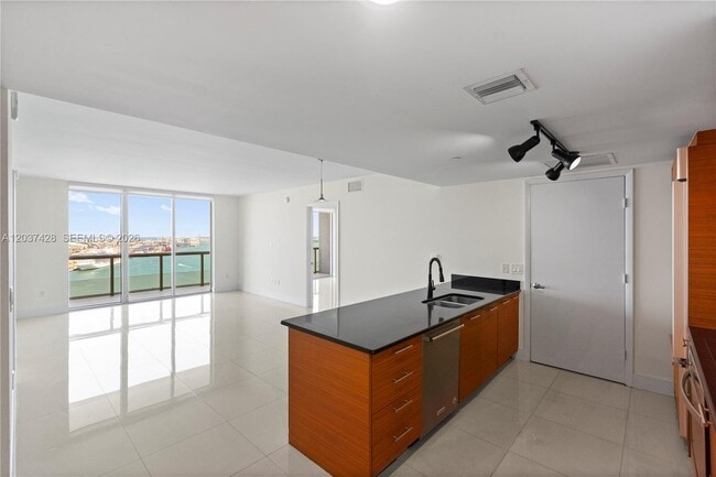 Building Photo - 50 Biscayne Blvd