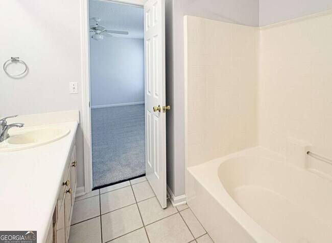 Building Photo - 120 Pleasant Breeze Way