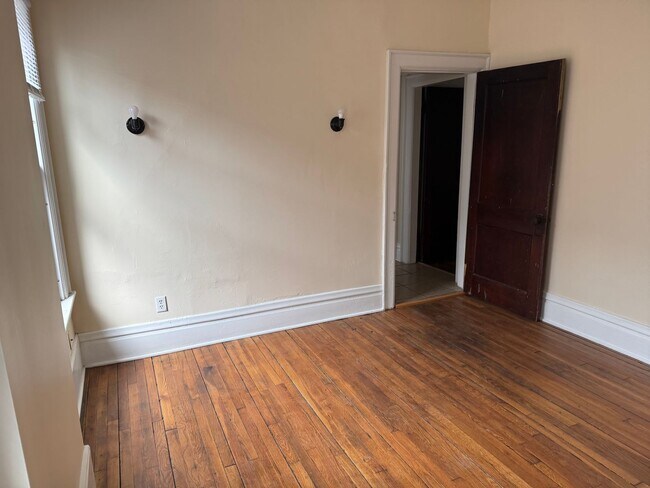 Building Photo - 1766-1768 Oak St