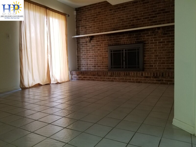 Building Photo - 817 Badger Dr