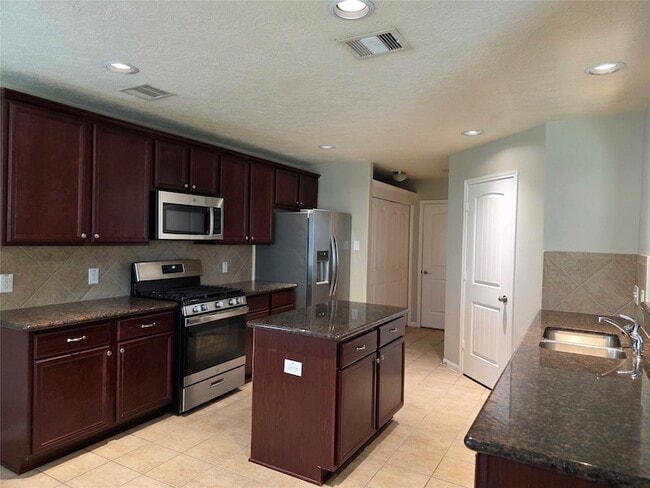 Building Photo - 10910 Brittan Leaf Ln