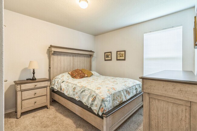 Building Photo - 7103 Cozy Run
