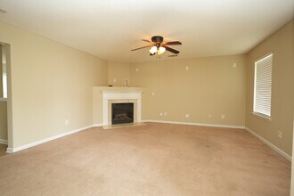 Building Photo - Spacious 4 bedroom home plus loft