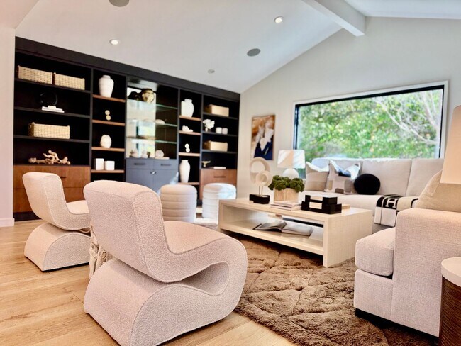Building Photo - Designer 4BR Retreat with Pool, Indoor-Outdoor Living, and Prime Menlo Park Location