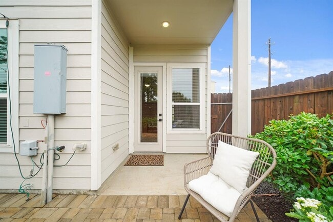 Building Photo - 1505 Canter Bayou Way