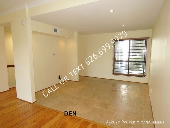 Building Photo - 617 Cabrillo Villas