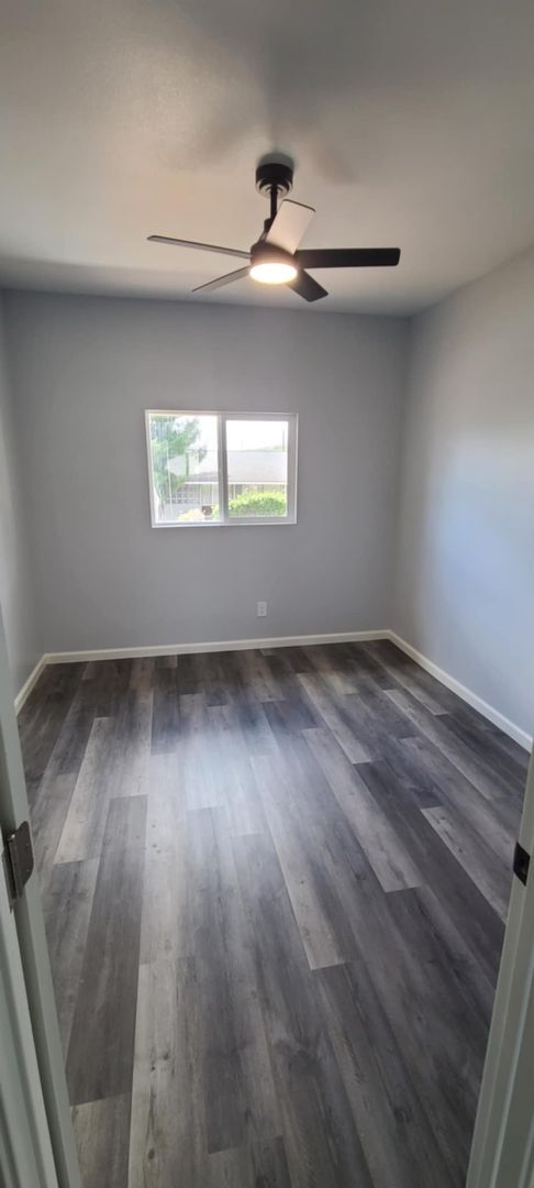 Building Photo - Large fully renovated home with an Ohana i...