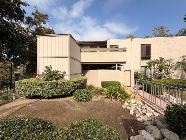 Building Photo - 2 Bed, 2 Bath Fullerton Condo For Rent w/ ...