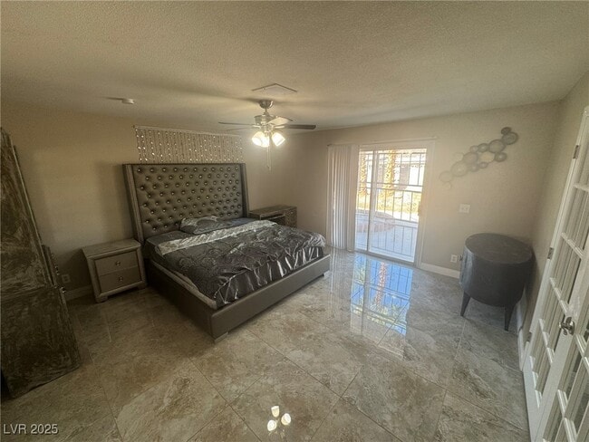 Building Photo - 6224 Miraloma St