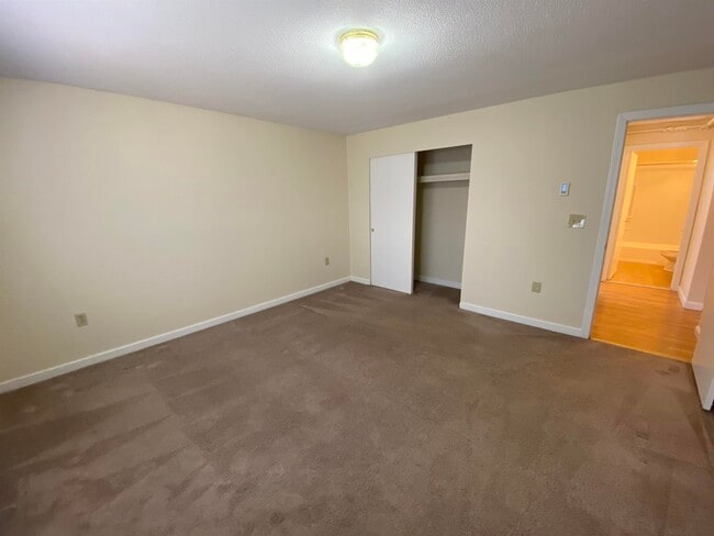 Building Photo - 29 Capron Rd