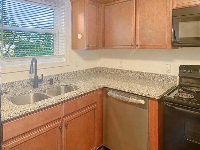 Building Photo - 1002 Martin Luther King Jr Dr