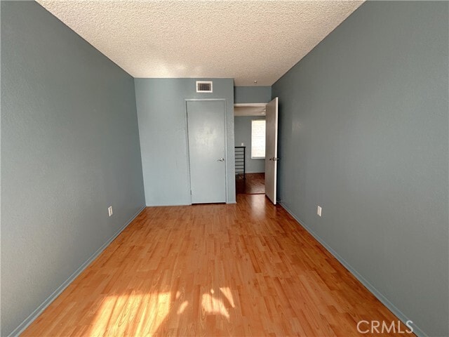 Building Photo - 1924 Hawaii St