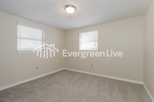 Building Photo - 3537 Seffner Dr