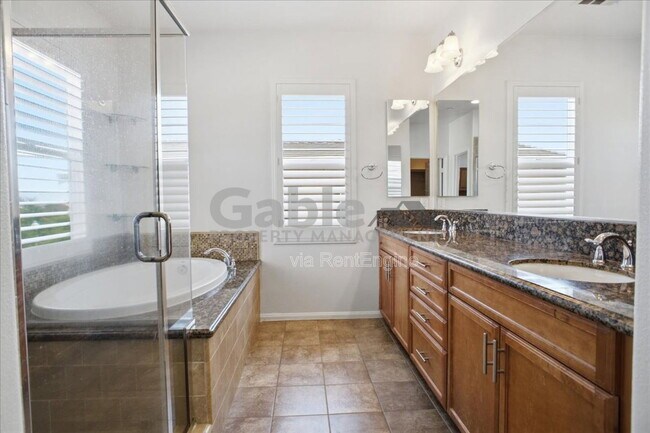 Building Photo - 28625 Stonegate Ct
