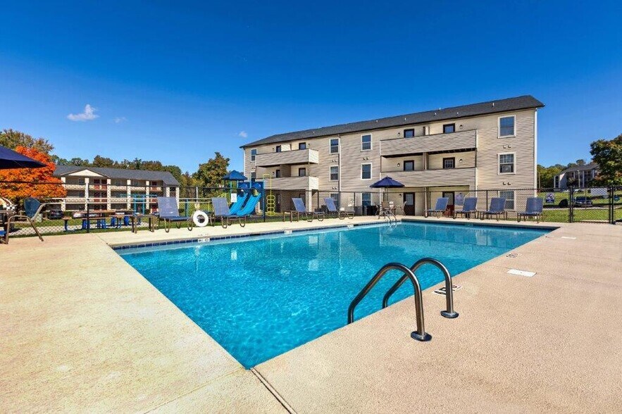 Building Photo - Alexander Station Apartment Homes