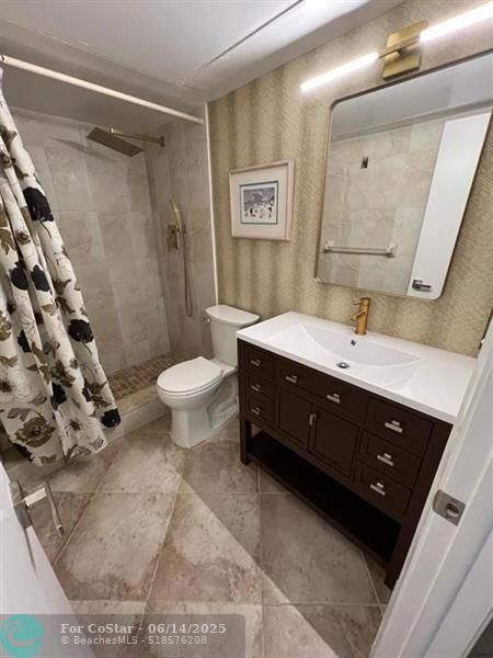 Building Photo - 351 NE 19th Pl