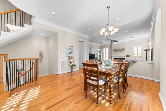 Building Photo - 9910 Orchard Ct