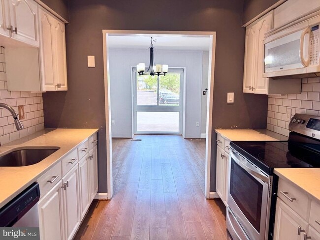 Building Photo - 3034 Sugar Ln