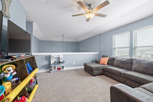 Building Photo - 525 Compania Cove