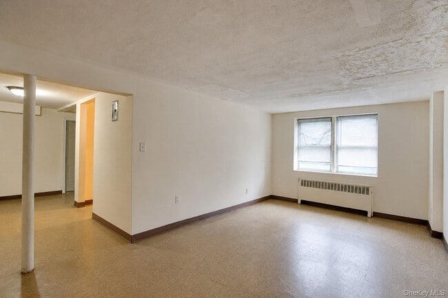Building Photo - 325 Shore Rd
