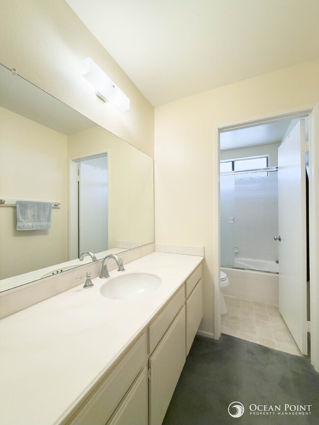 Building Photo - Large Four Bedroom Home for Rent in Moorpark!