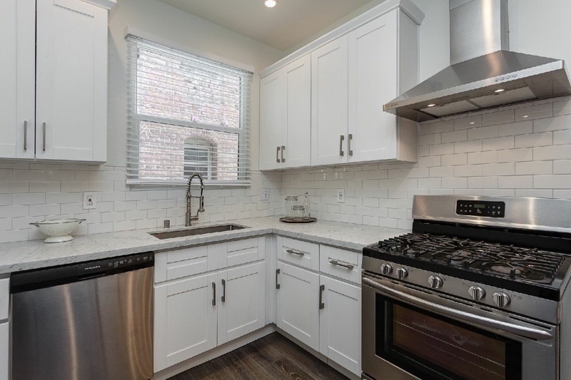 Building Photo - 681 Shatto Pl