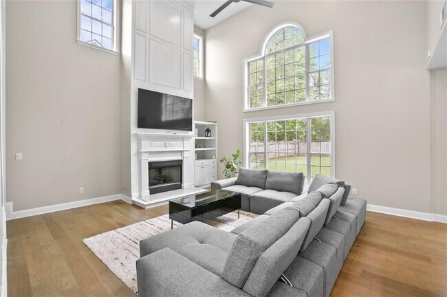 Building Photo - 1000 Great Oaks Dr