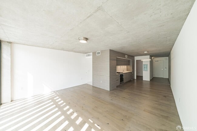 Building Photo - 8 Octavia St