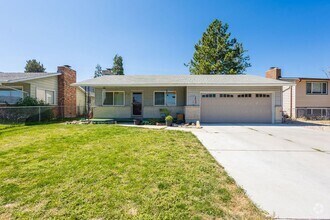 Building Photo - Central Single Family Home