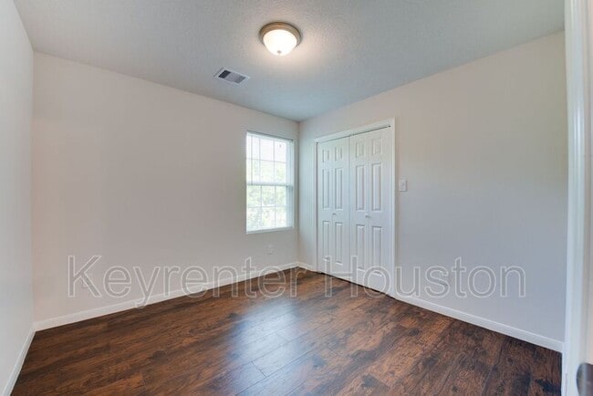 Building Photo - 5405 Groveton St